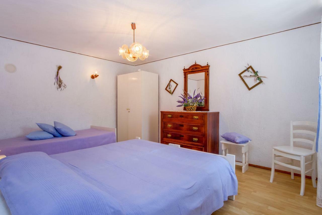 Apartment Carmen ヴェリ・ロシニュ エクステリア 写真